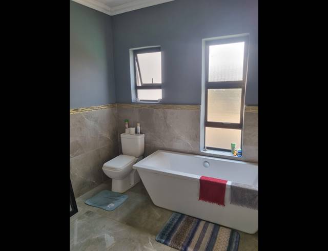 5 BEDROOM HOUSE FOR SALE IN BIRDWOOD ESTATE